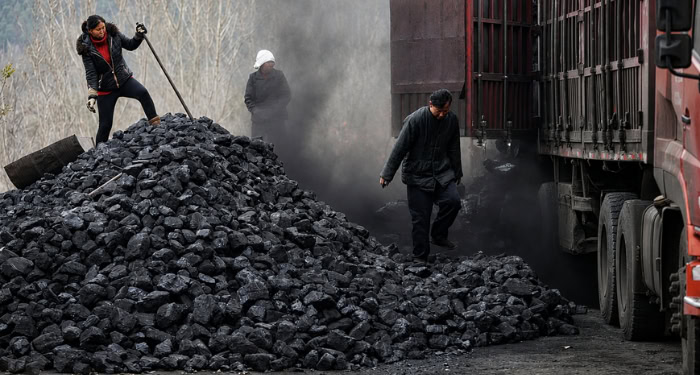 A Pollution Tariff Would Close China’s Trade Loopholes
